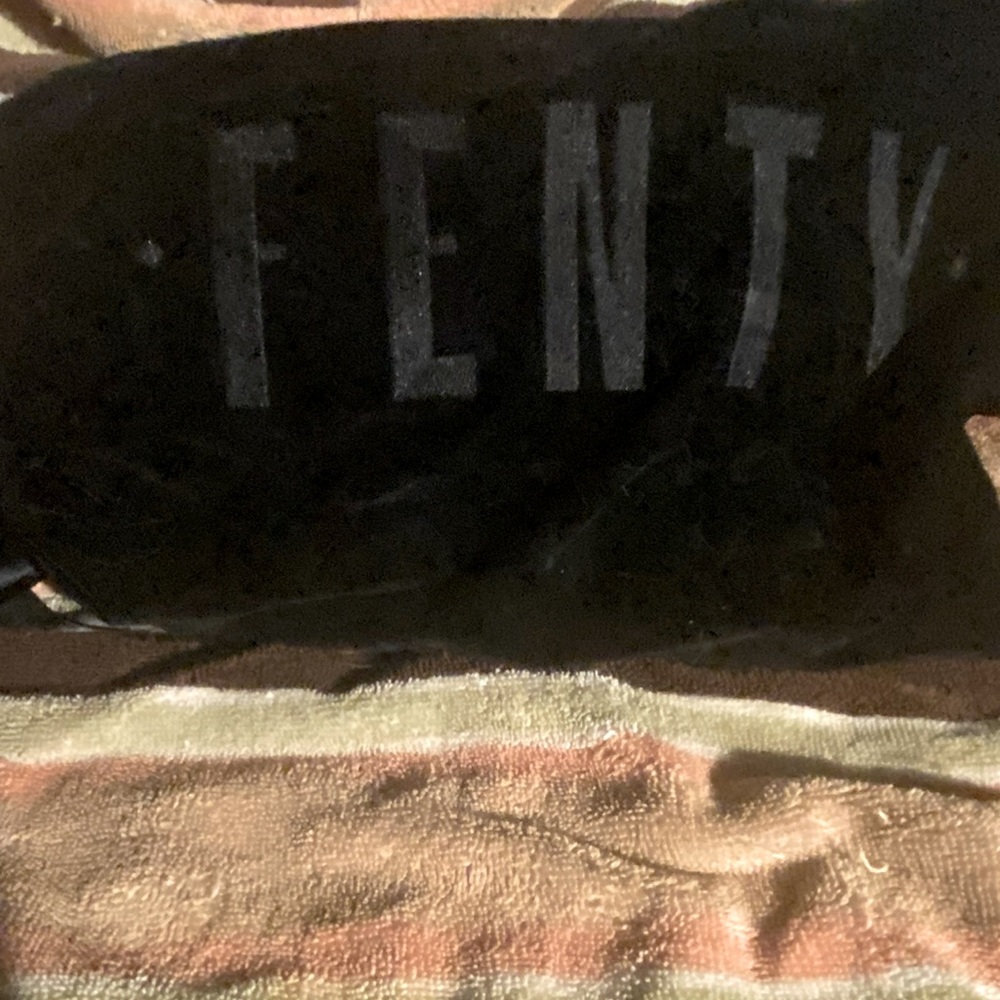 Fenty x Puma Size 7 Brand New /Never Worn